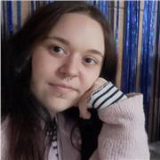 Estudiante universitaria de Educación Primaria en Inglés (nivel C1), disponible online y presencial